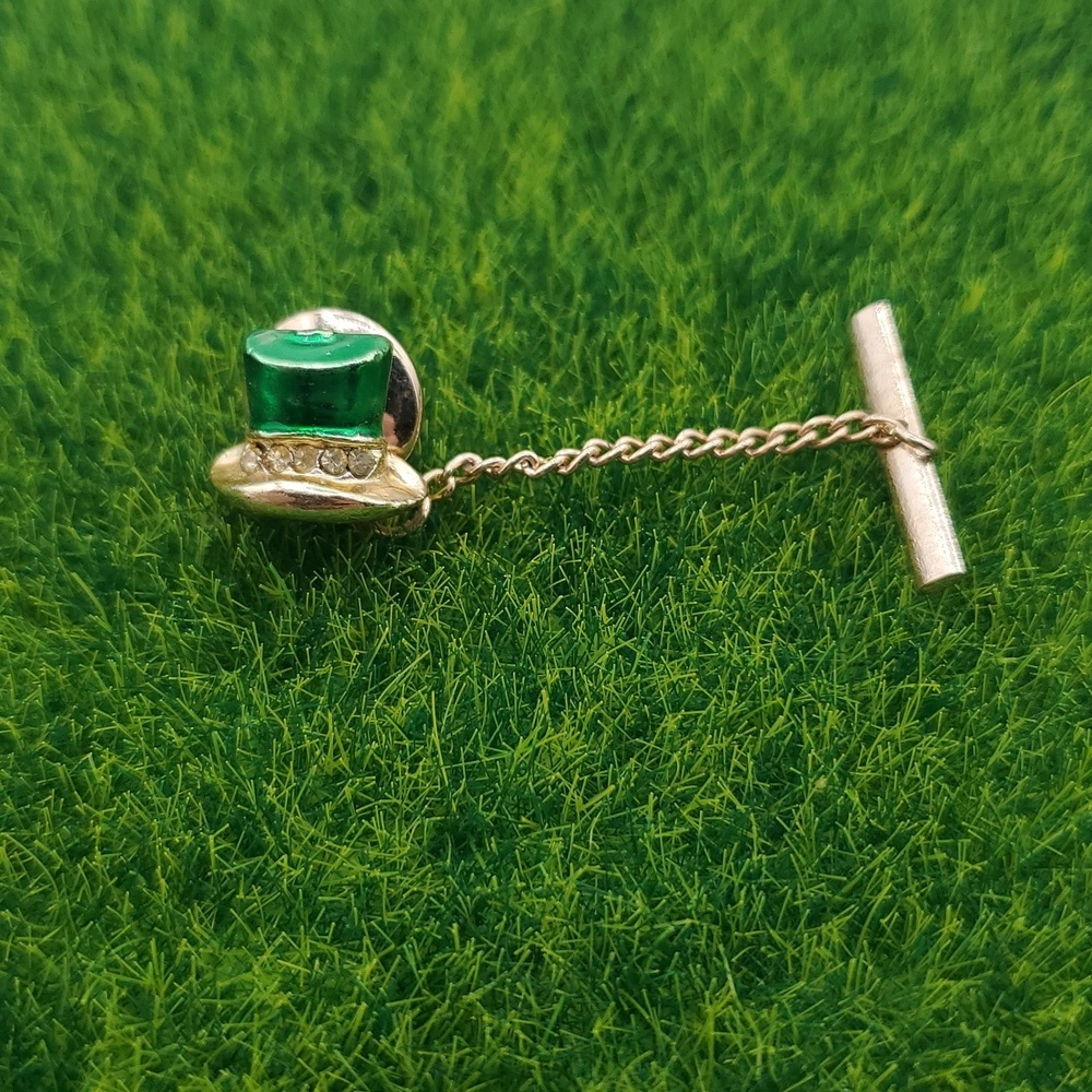 St Patricks Day Tie Tack Clip Leprechaun Hat 2 Inch Overflow